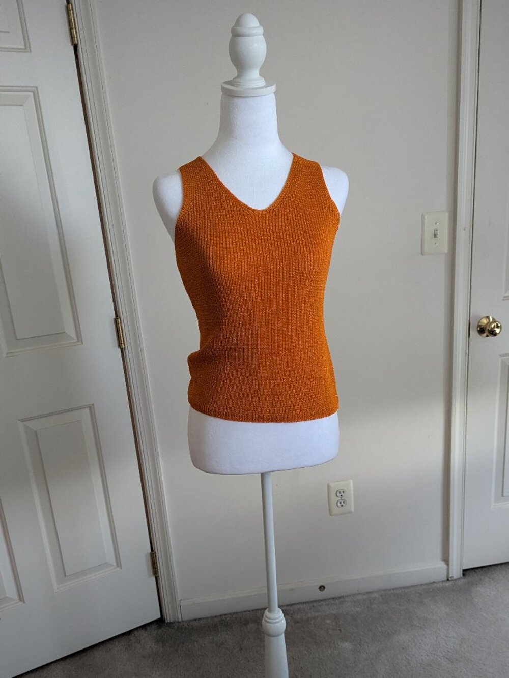 Ribbed knit tank- sexy- Size S